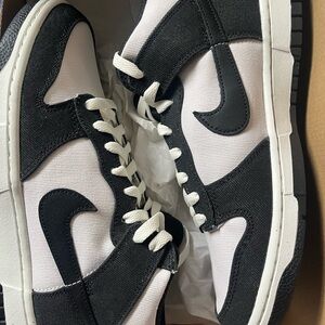 Nike Dunk Mid Canvas